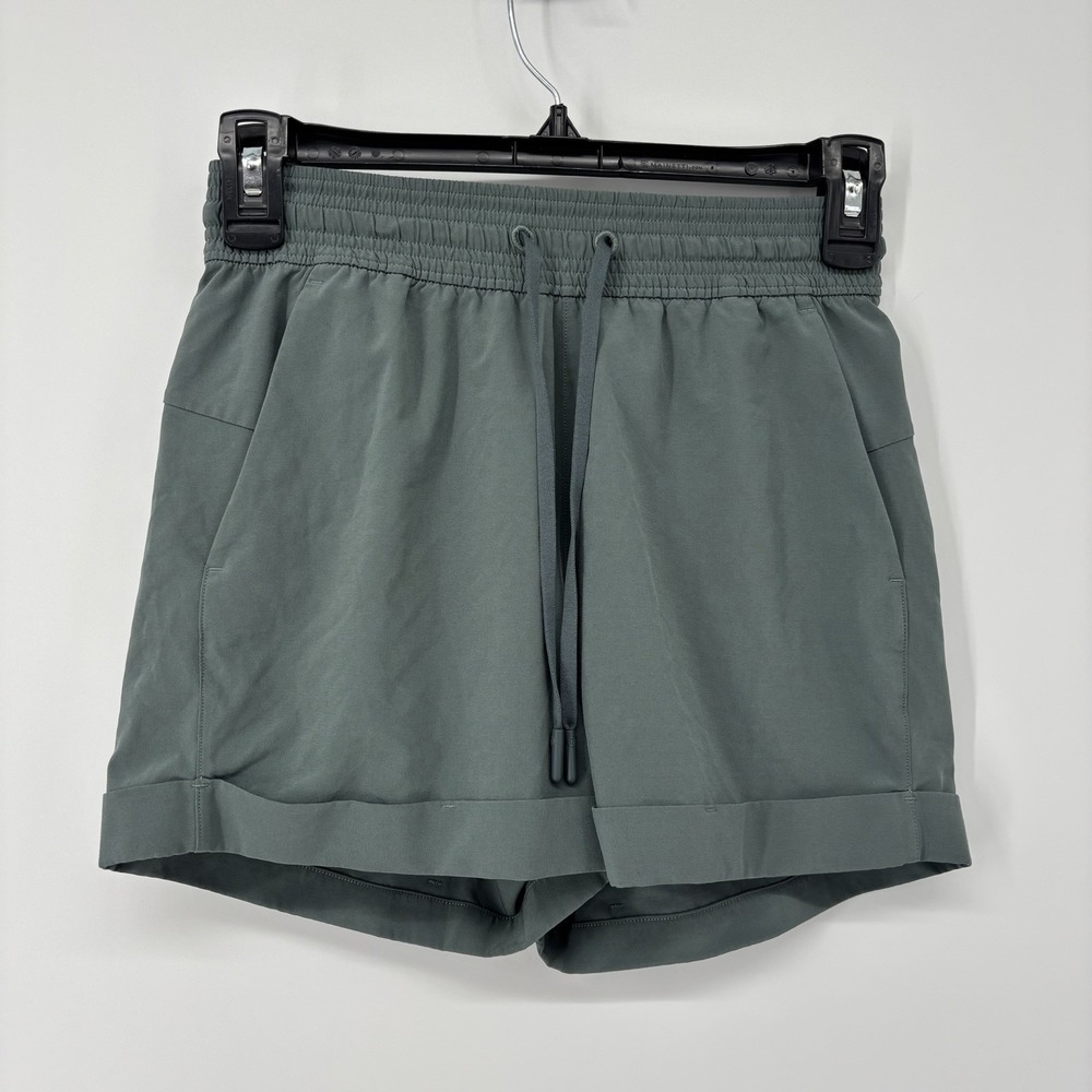 Lululemon Spring Break Away‎ Shorts Size 2 Juniper Green Drawstring Waist